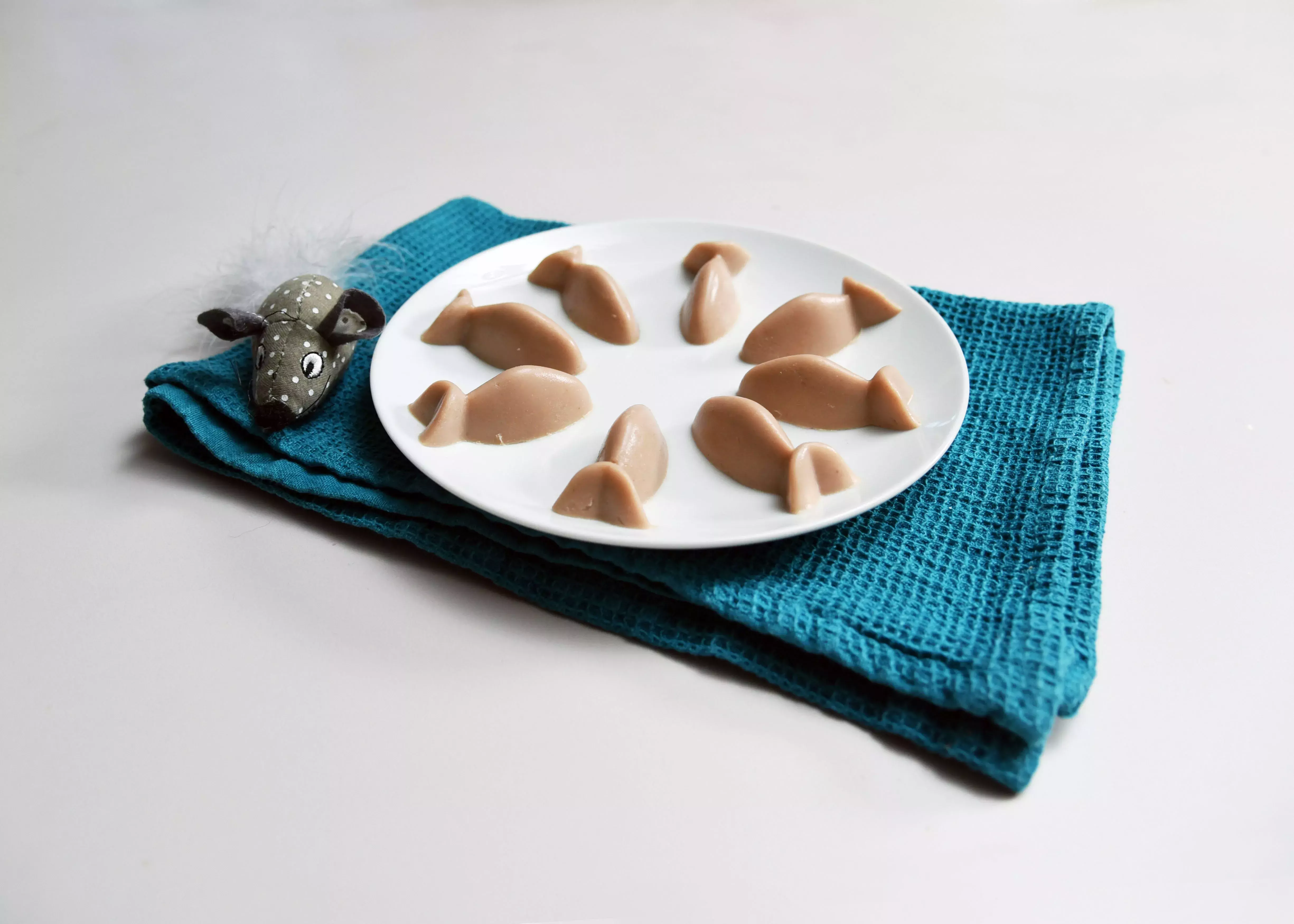 3 simple cat treats